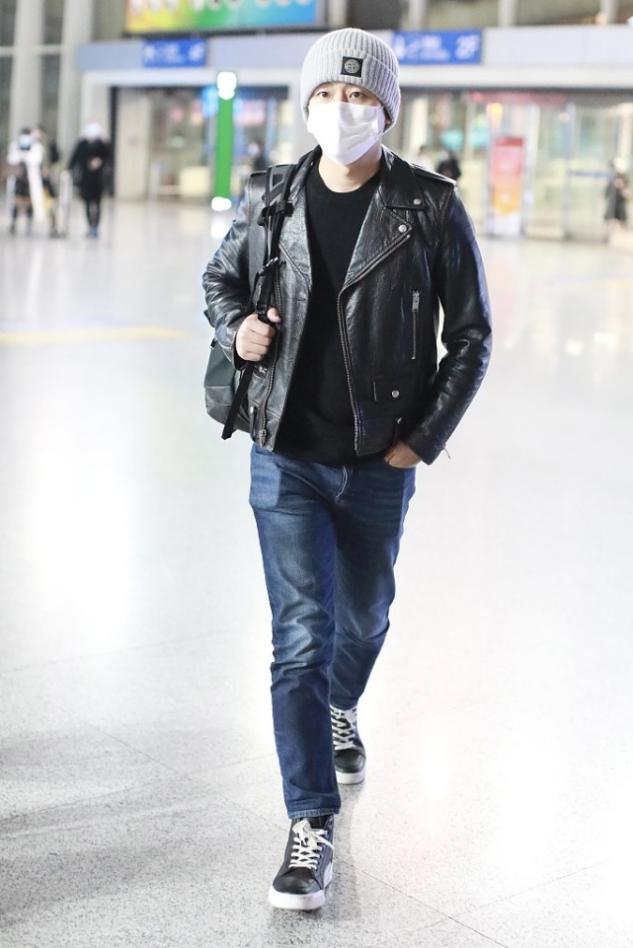 黄轩休闲西装穿搭,黄轩穿背心少年感