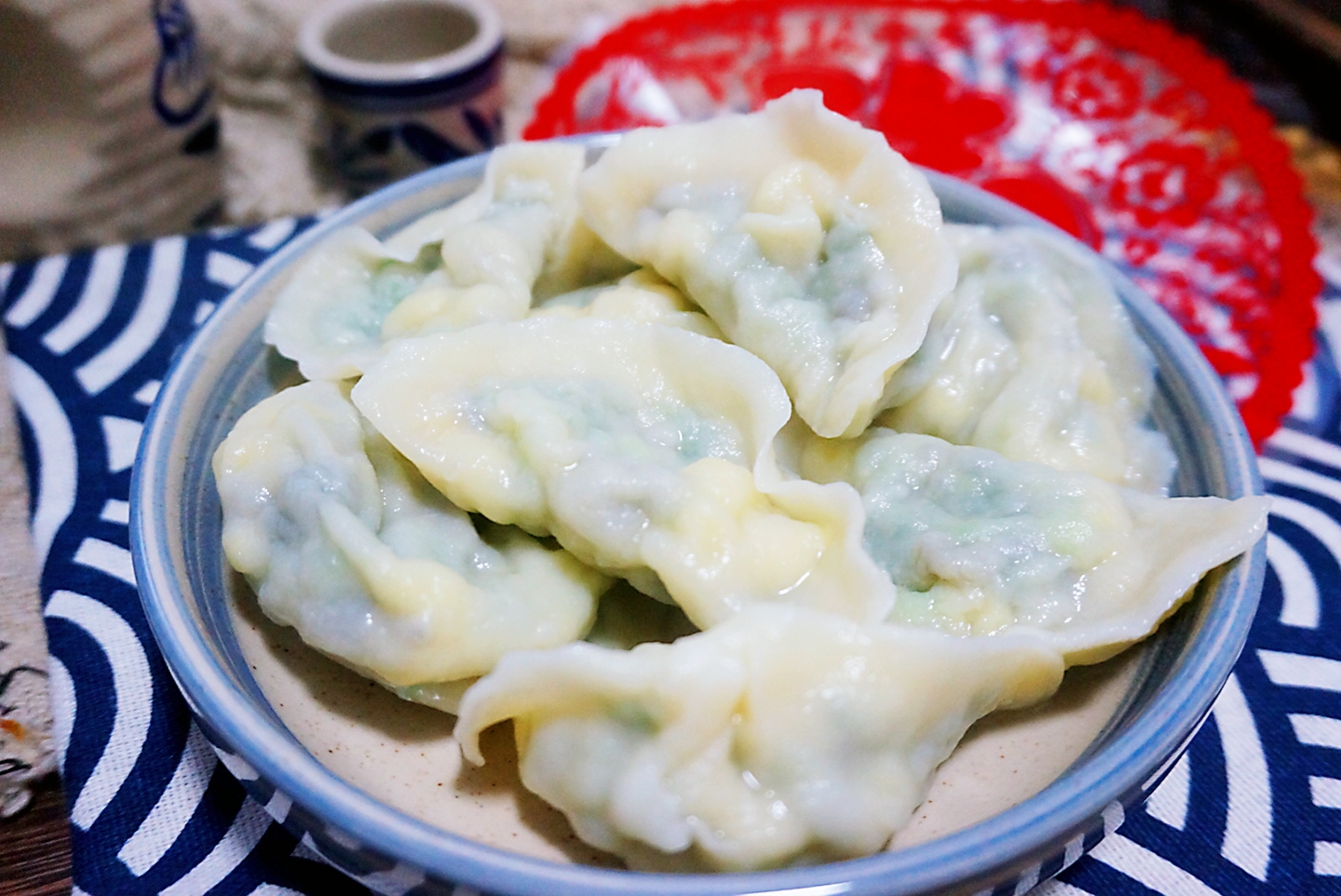 素馅饺子怎么调鲜嫩多汁,素馅饺子怎么调馅好吃呢