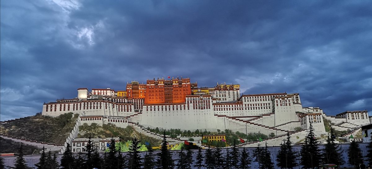带你一起探索神秘的布达拉宫,去神秘的拉萨看最美的布达拉宫