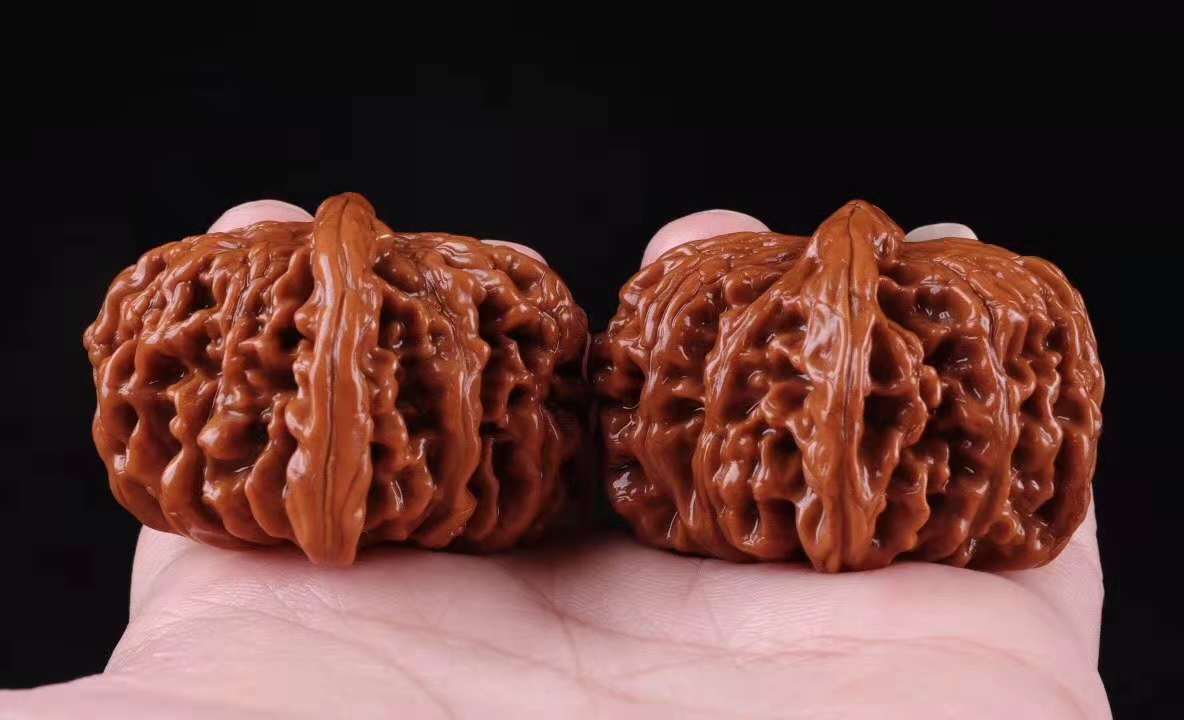 盘文玩核桃坏处,文玩核桃盘玩方法及注意事项