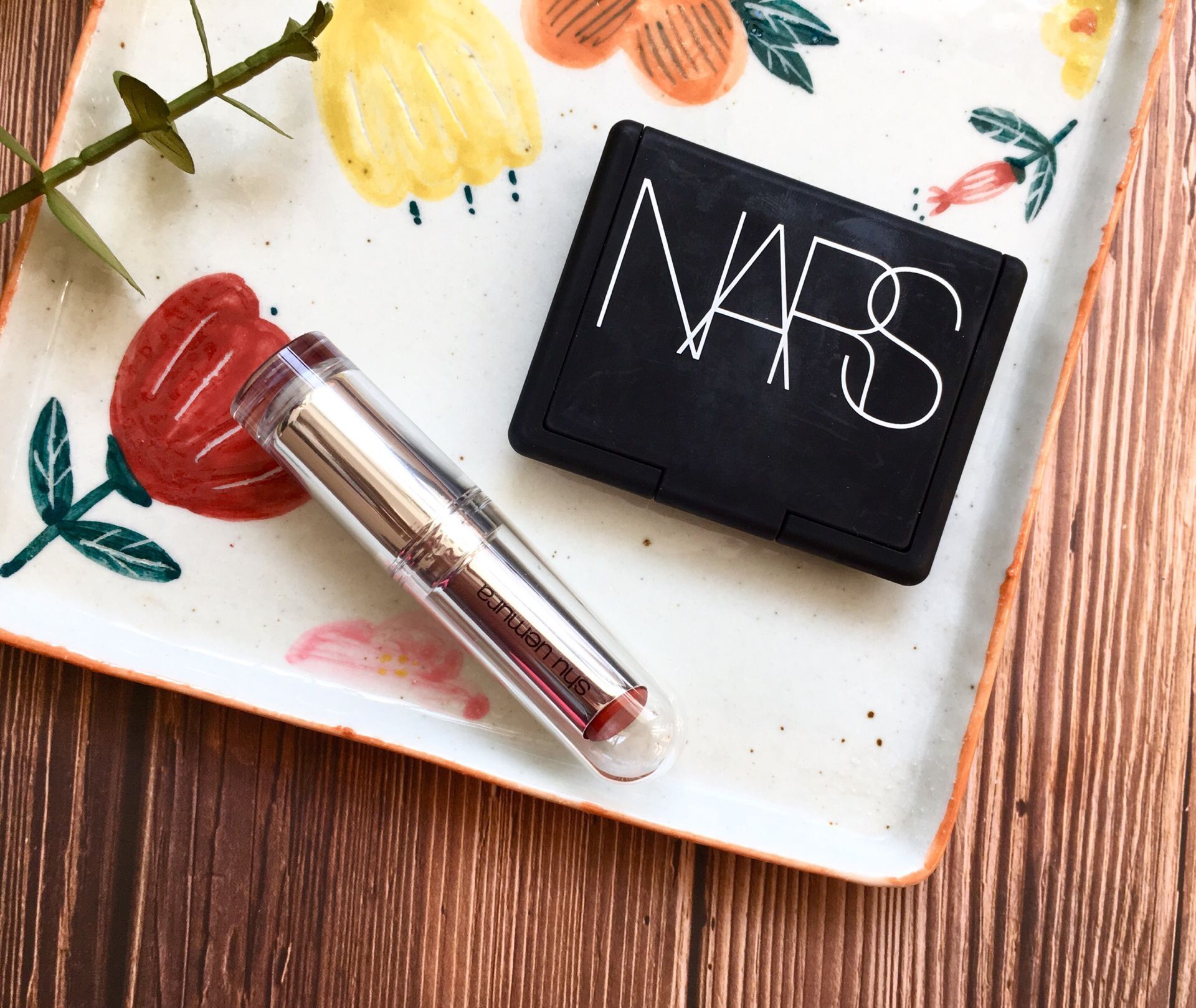 润唇膏和口红如何搭配,日常搭配需要几支口红