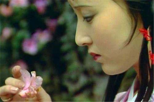 用500克黄金制1000粒米扔黄浦江,艺术家回应千粒金米扔黄浦江争议