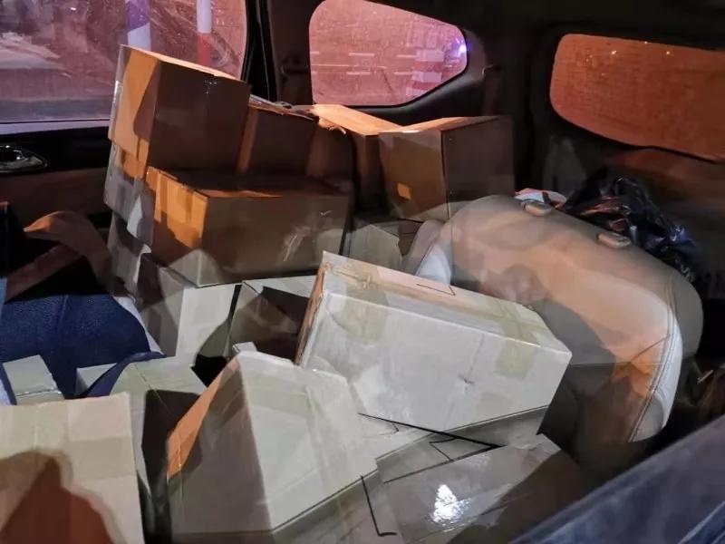 警方破获涉笑气贩毒案,杭州警方查获2000余支笑气