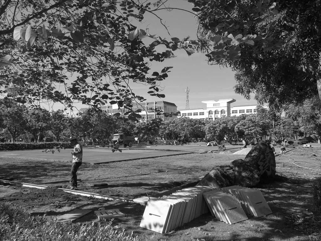 津门网邓书梁：七人足球场施建纪实