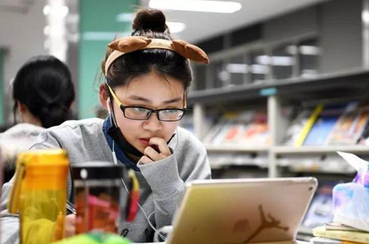 北京大学帅哥学霸高颜值,北大校草炎亚纶