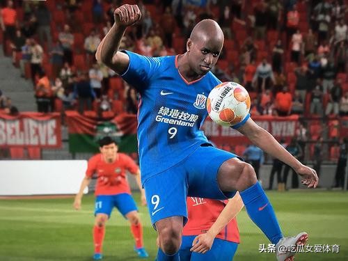 实况足球的中文解说是谁解说的,与青春挥挥手