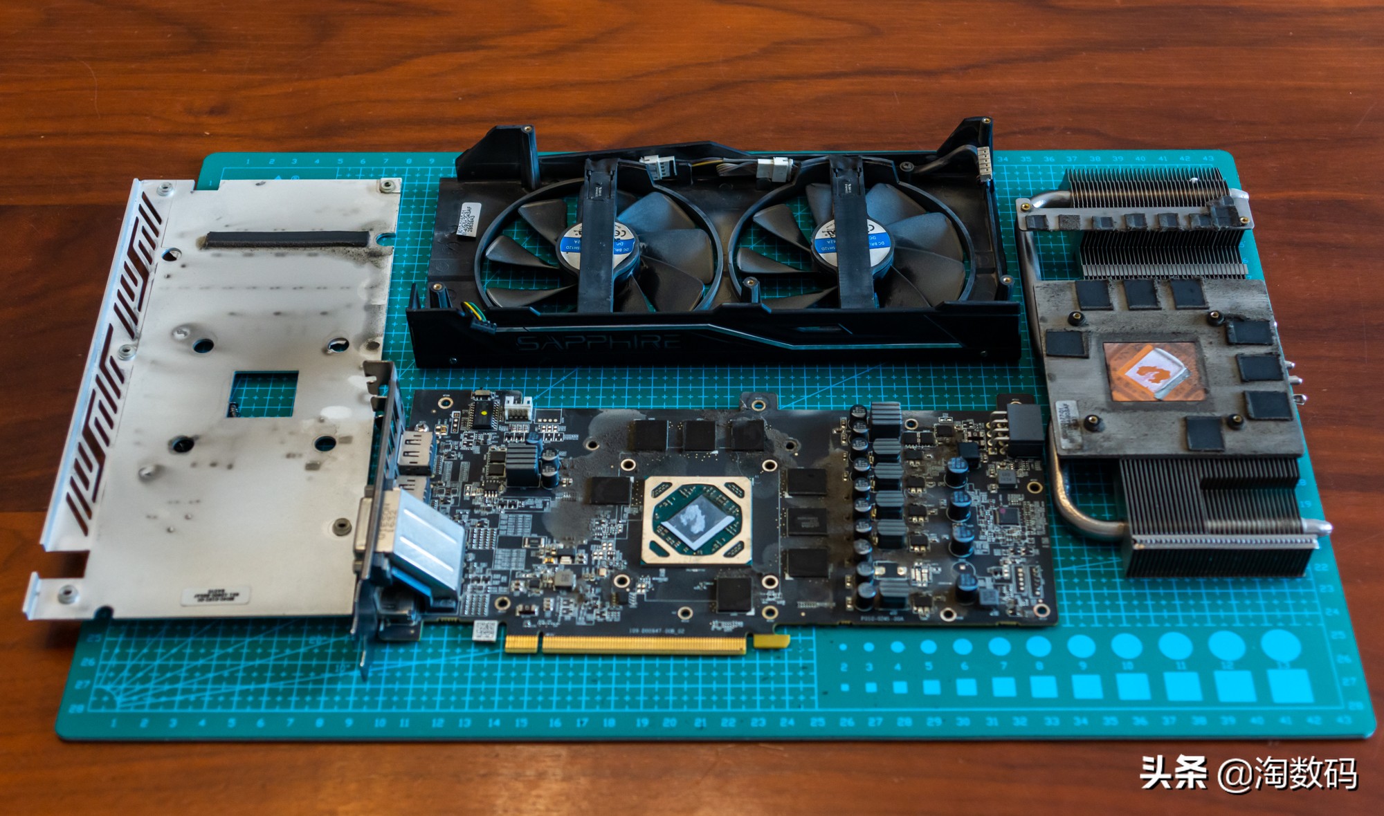 rx580蓝宝石8g超白金吃鸡测试,rx580满血版相当于哪个显卡