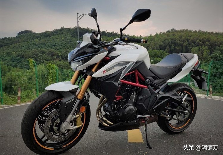 春风6000左右摩托街车,春风和光阳摩托车哪个好