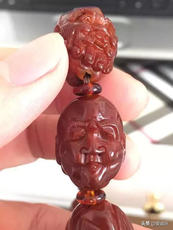 橄榄核手串怎么才能盘成琥珀色,橄榄核盘成什么效果可以带出去呢