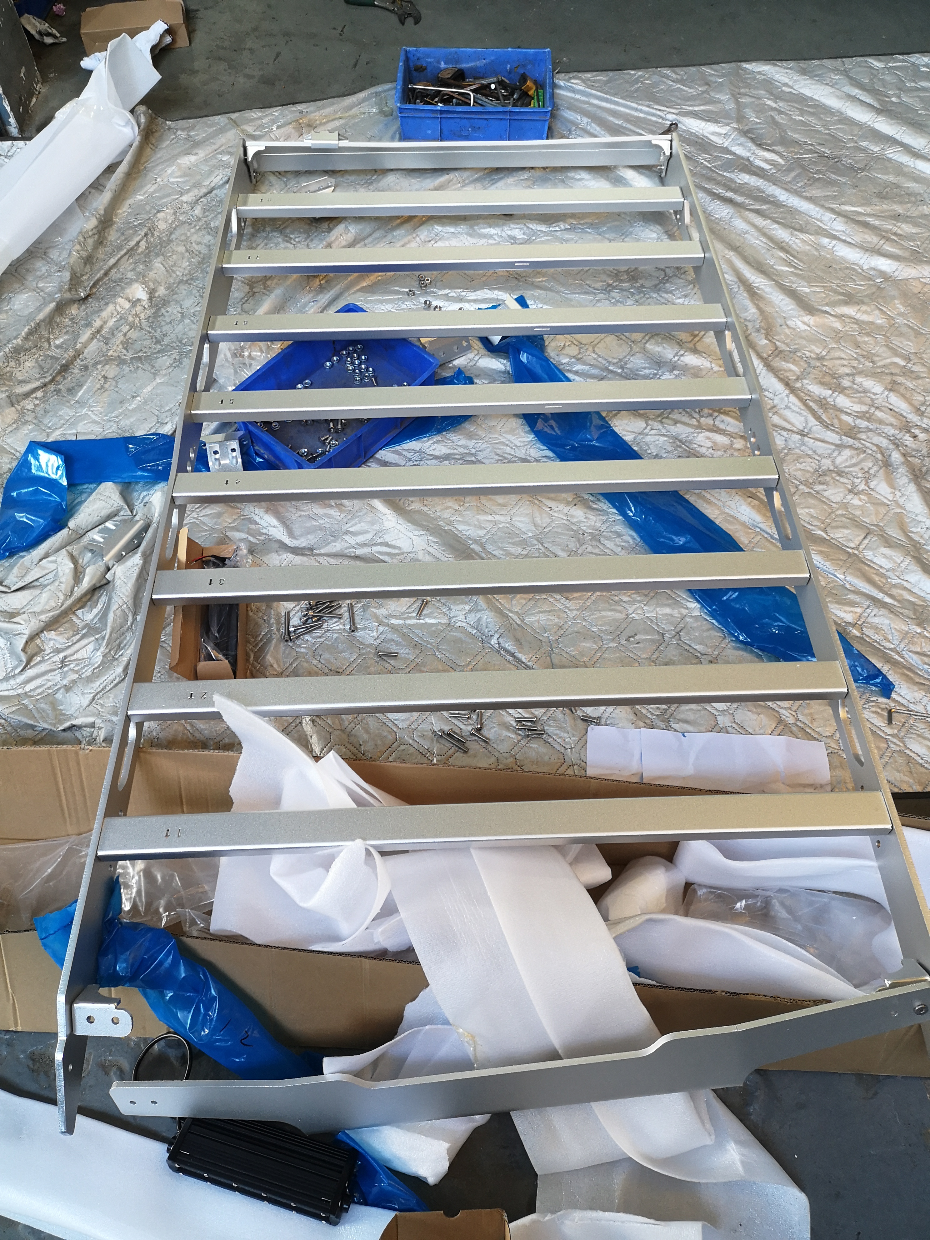 撼路者1.6米行李架车顶框,撼路者铝合金行李框安装