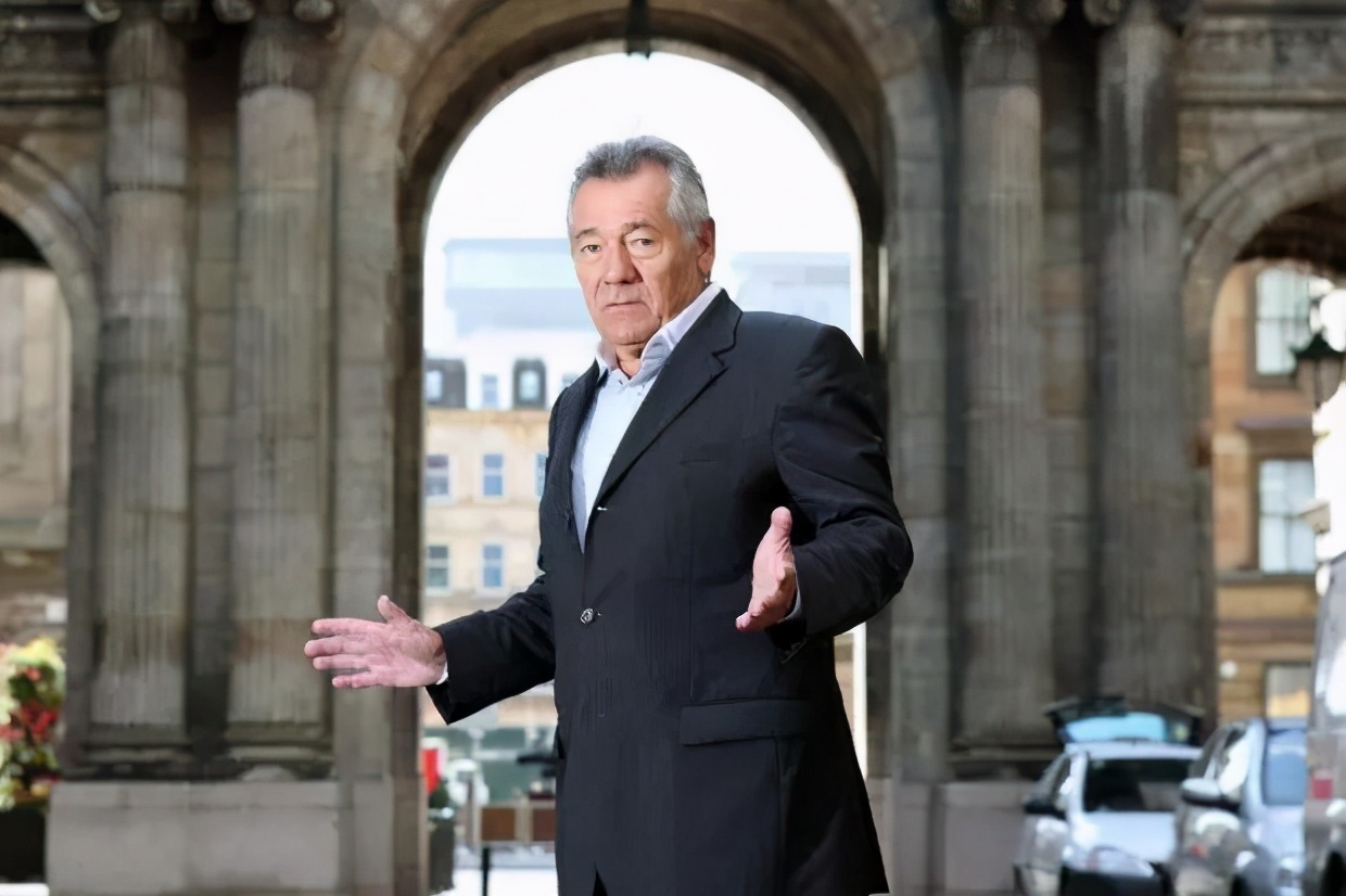 绿茵屠夫加图索为队友出头,足坛屠夫加图索