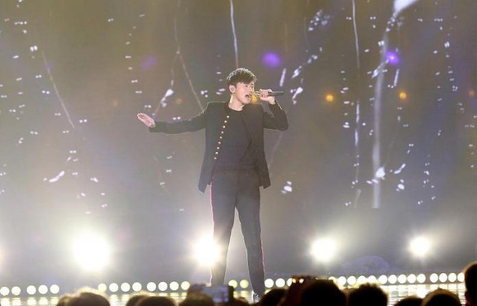 唱歌开嗓子的小妙招,唱歌打开喉咙的七种最简单的方法