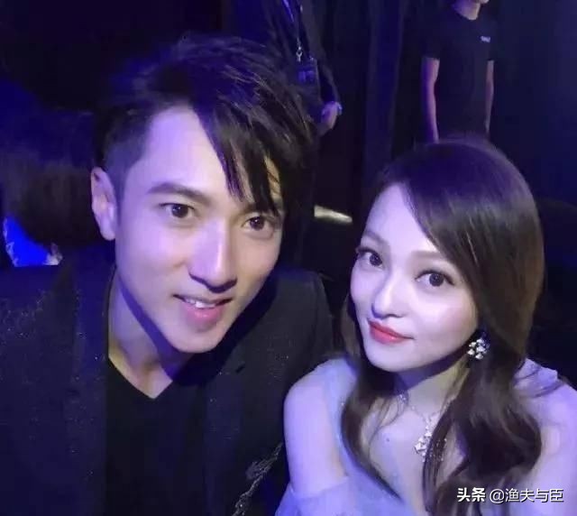 “过气”十年，凭什么她发个问号也能上热搜？