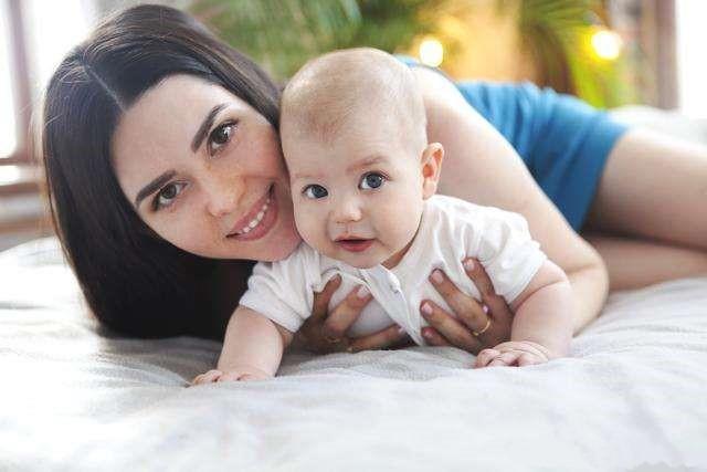 大人不要经常摸宝宝,怎么避免亲戚随意摸宝宝