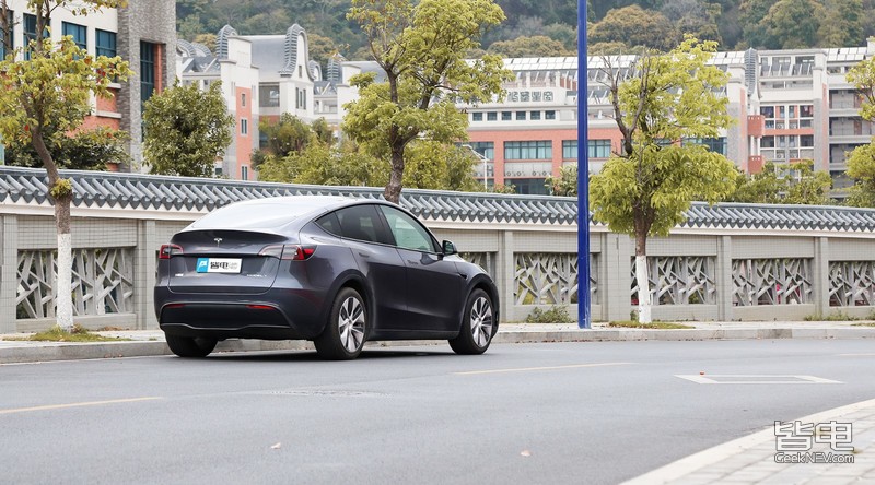 特斯拉modely2021款和2022款区别,20万公里的特斯拉modely怎么样