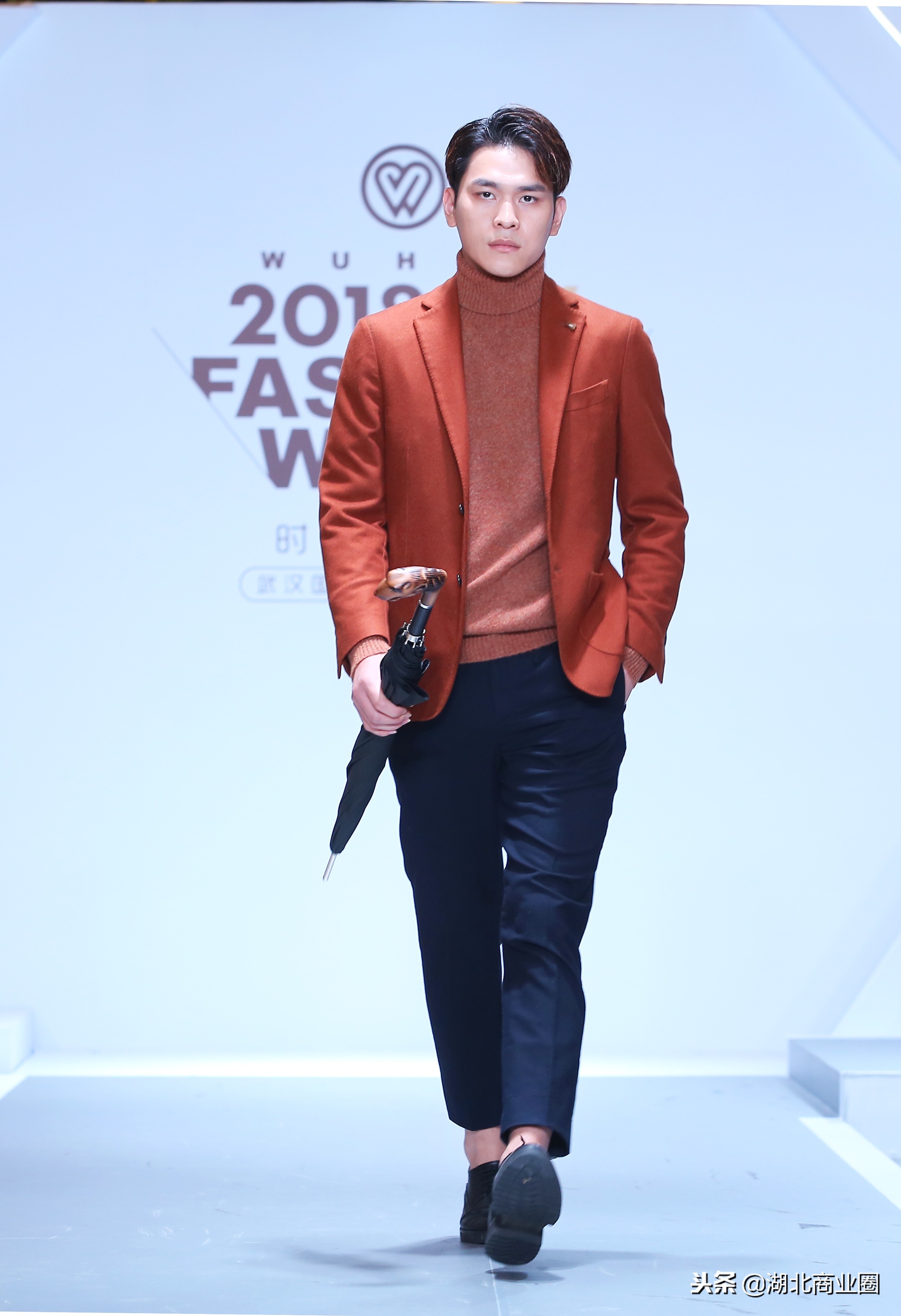 2015武汉国际时装周完美收官,武汉时装周闭幕传统服饰