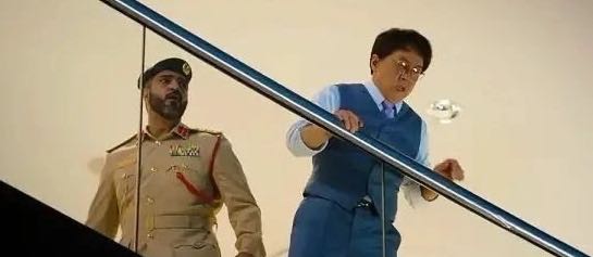 成龙洪金宝这段对白看哭了多少人,洪金宝成龙纷纷落泪