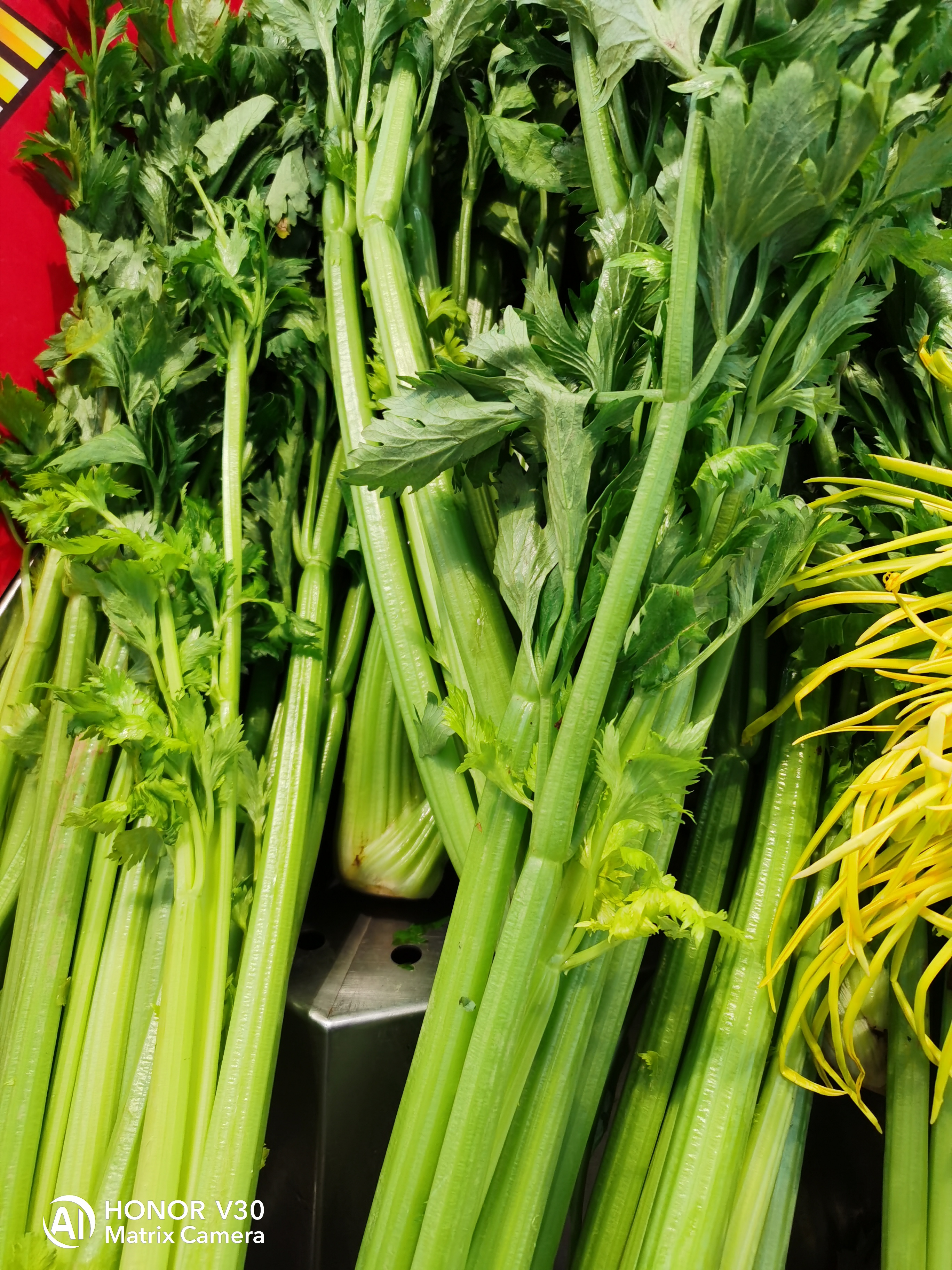 荣耀宣布发布1000元以下的5g手机,5g手机芯片市场上演五强争霸