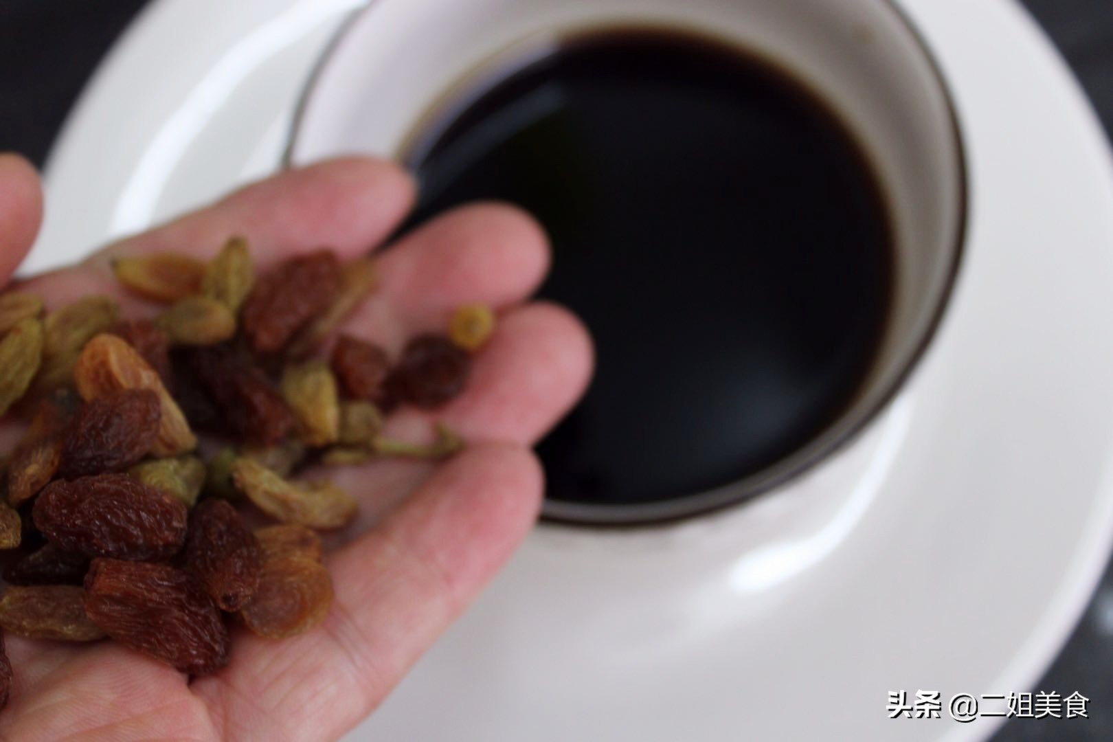 吃葡萄还是葡萄干比较有营养,葡萄干好吃有诀窍不用生吃