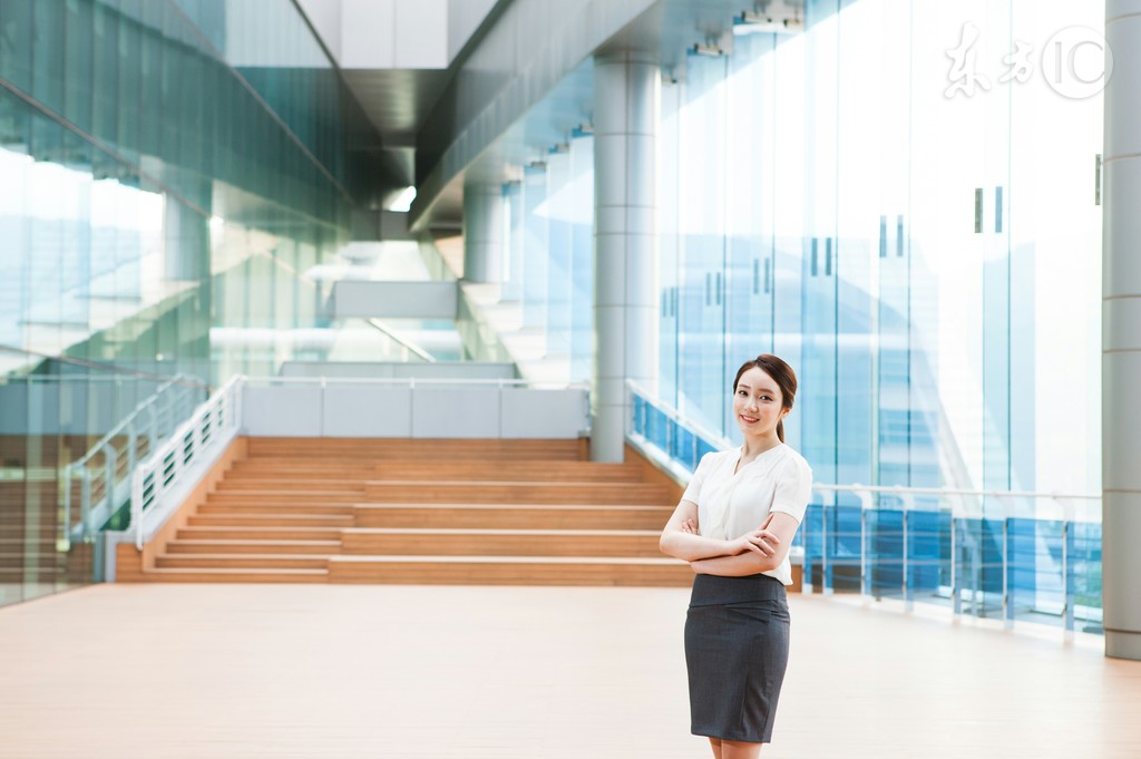 中医小伙针灸治好老爷子,神医扎针治死人