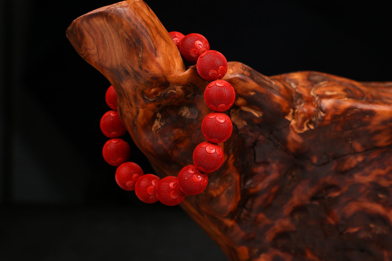 男女适合戴的朱砂首饰,朱砂吊坠佩戴搭配