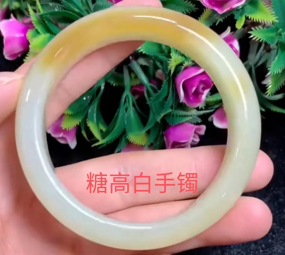 新疆且末料和和田山料的区别,新疆且末和若羌