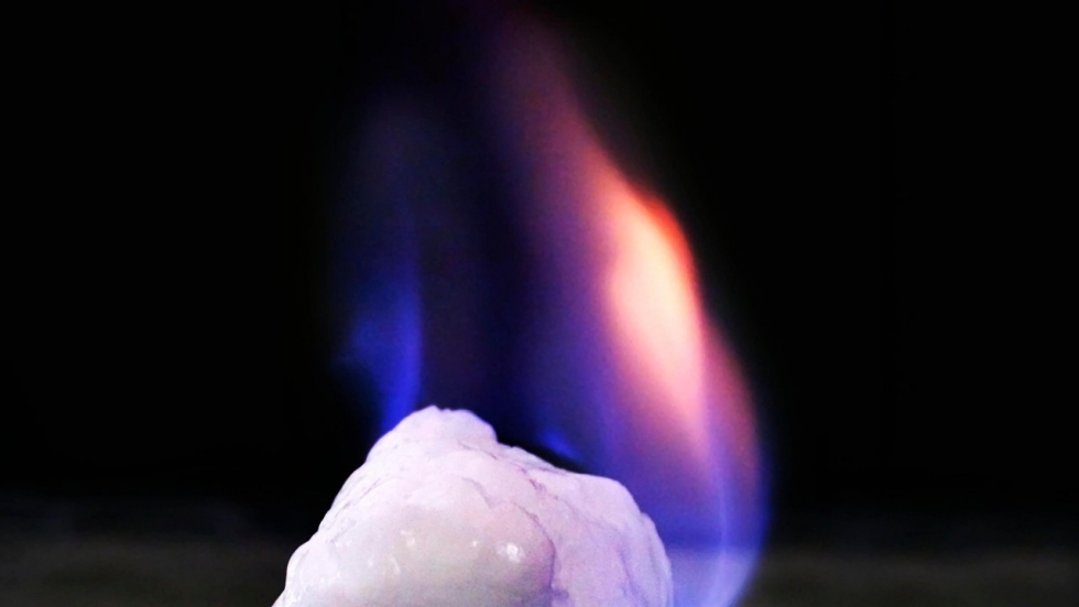 可燃冰事实,可燃冰是不可再生吧