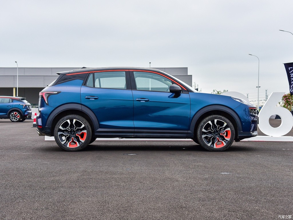 领克05phev和领克06phev哪款最好,2021领克06落地价14万