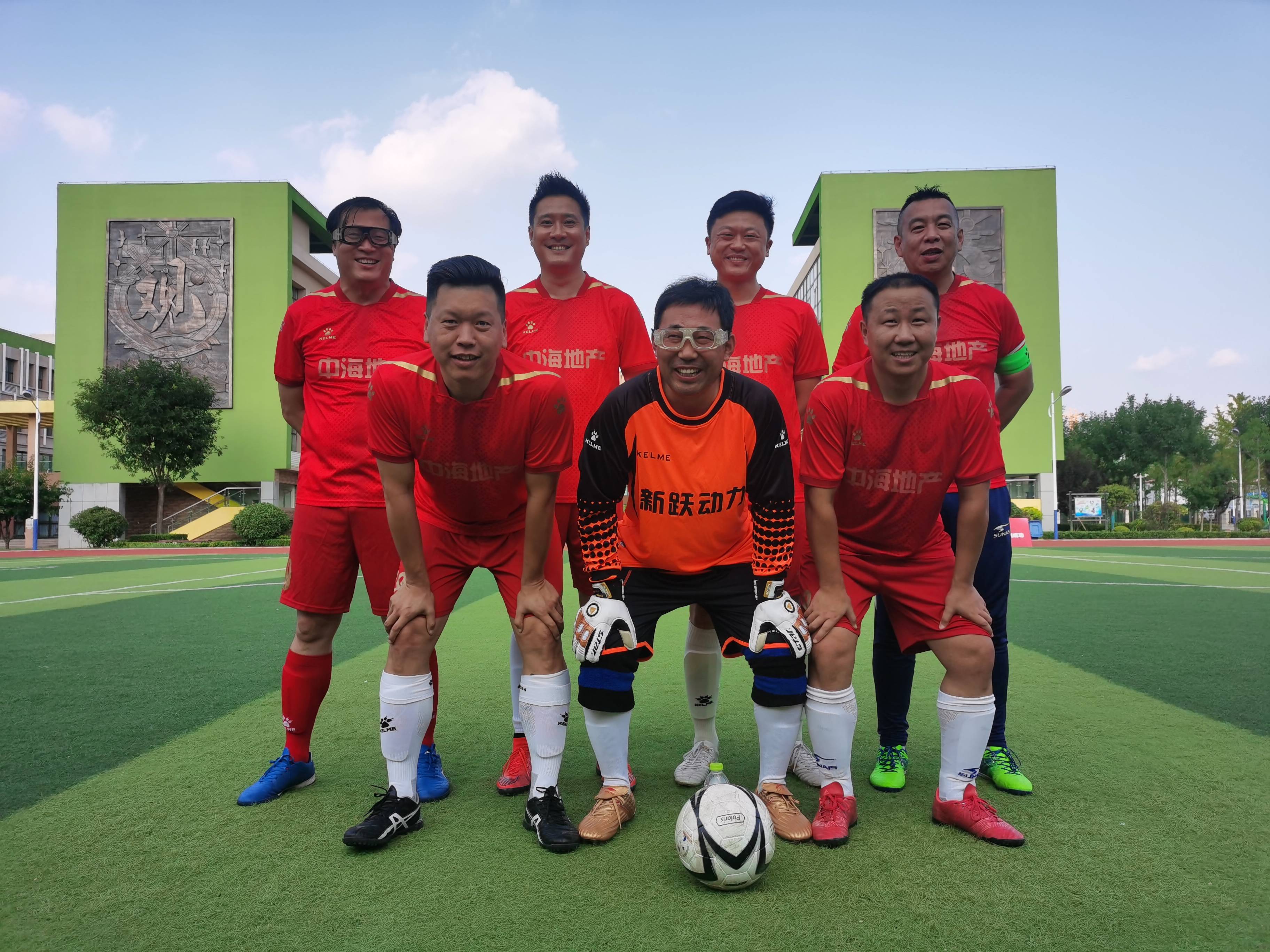 每球必争全力以赴,每球必争敢于拼搏