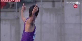 从跳高冠军到网红,张国伟已忘记2米39的一生追求了吗?拼命想红的他撂了国家队的挑子,但他的选择值得尊重