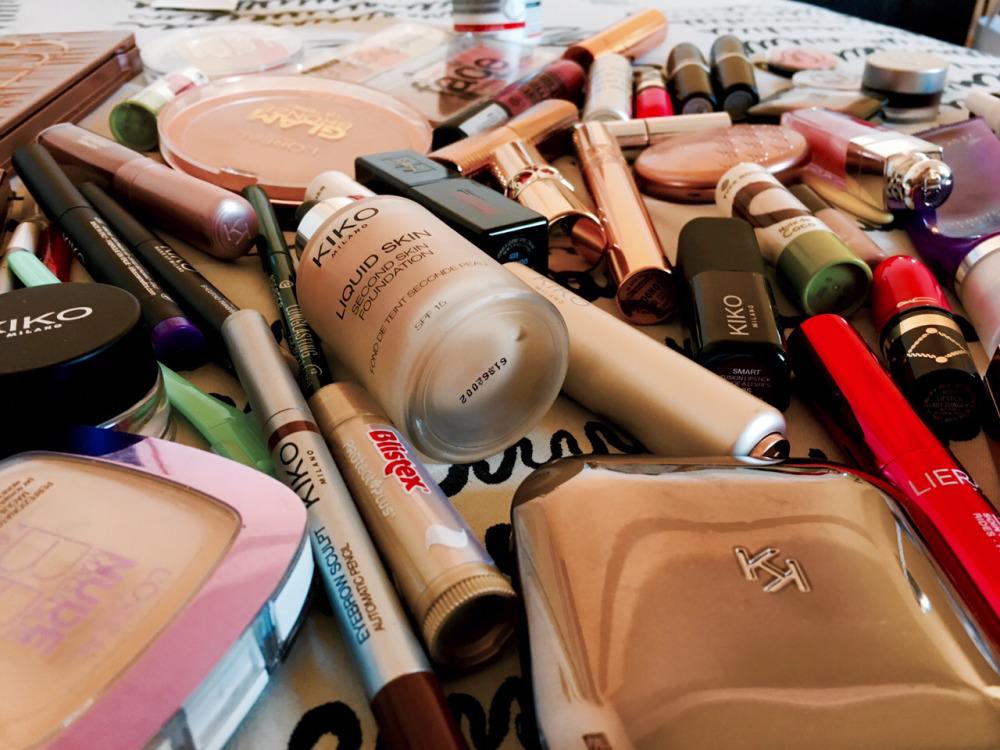 李佳琦一句话让这支口红全球断货,买得起口红,却吃不起猪肉?