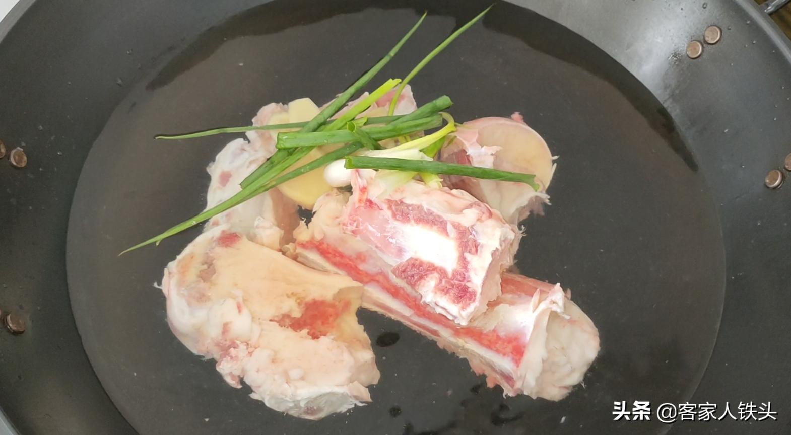 冬季鸡汤怎么炖好喝,鸡汤放什么材料煲汤好喝冬季