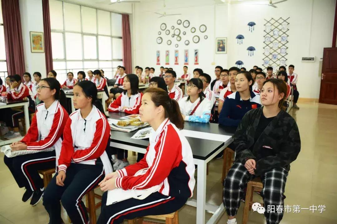 世界蹼泳冠军,世界游泳冠军去海里