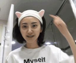 开直播、卖二手货、在线卸妆……明星接地气是吸粉还是掉价？