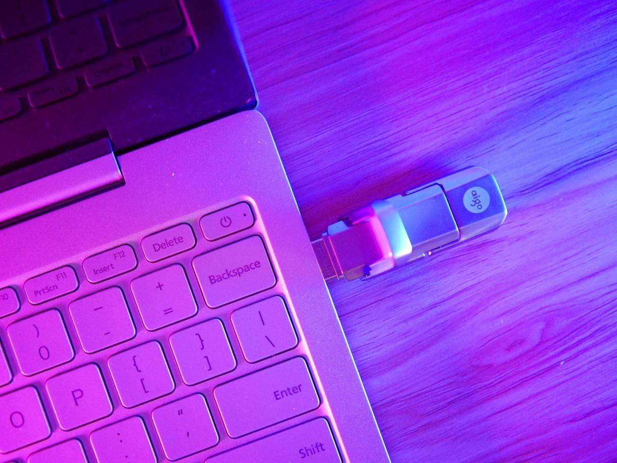 打破手机与电脑存储屏障？520MB/s的传输速度办公娱乐两相宜