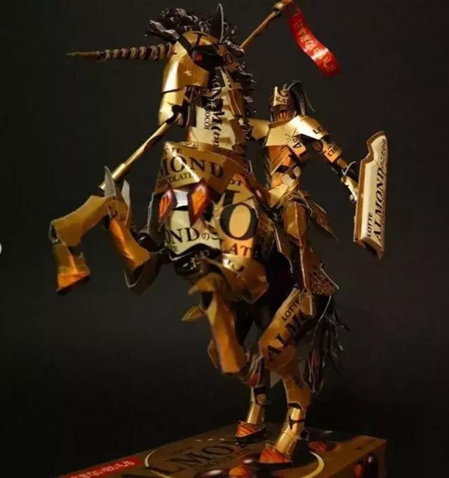 日本小哥自称“空箱职人”，靠着废纸盒办展览