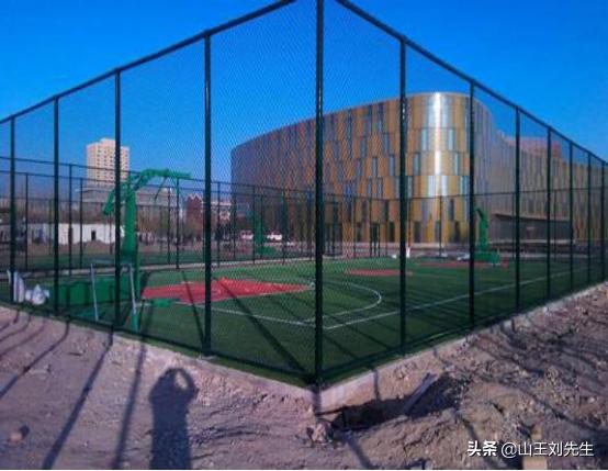 运动场围栏多少钱一米,运动场网围栏明细报价清单