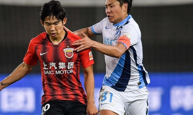 郑龙任意球直接破门,郑龙经典进球