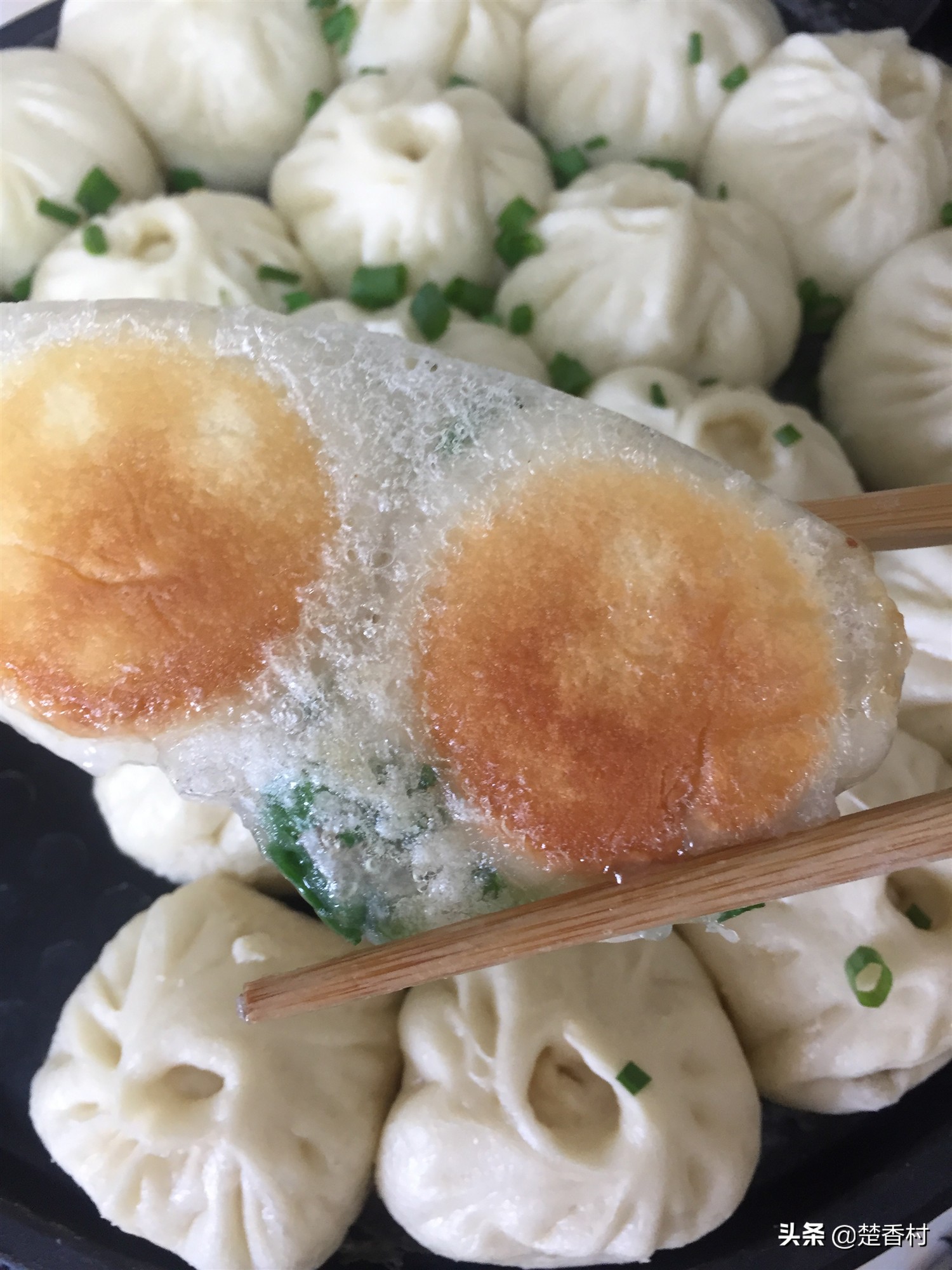 金黄焦香羊肉水煎包,焦香美味的水煎包就做好了