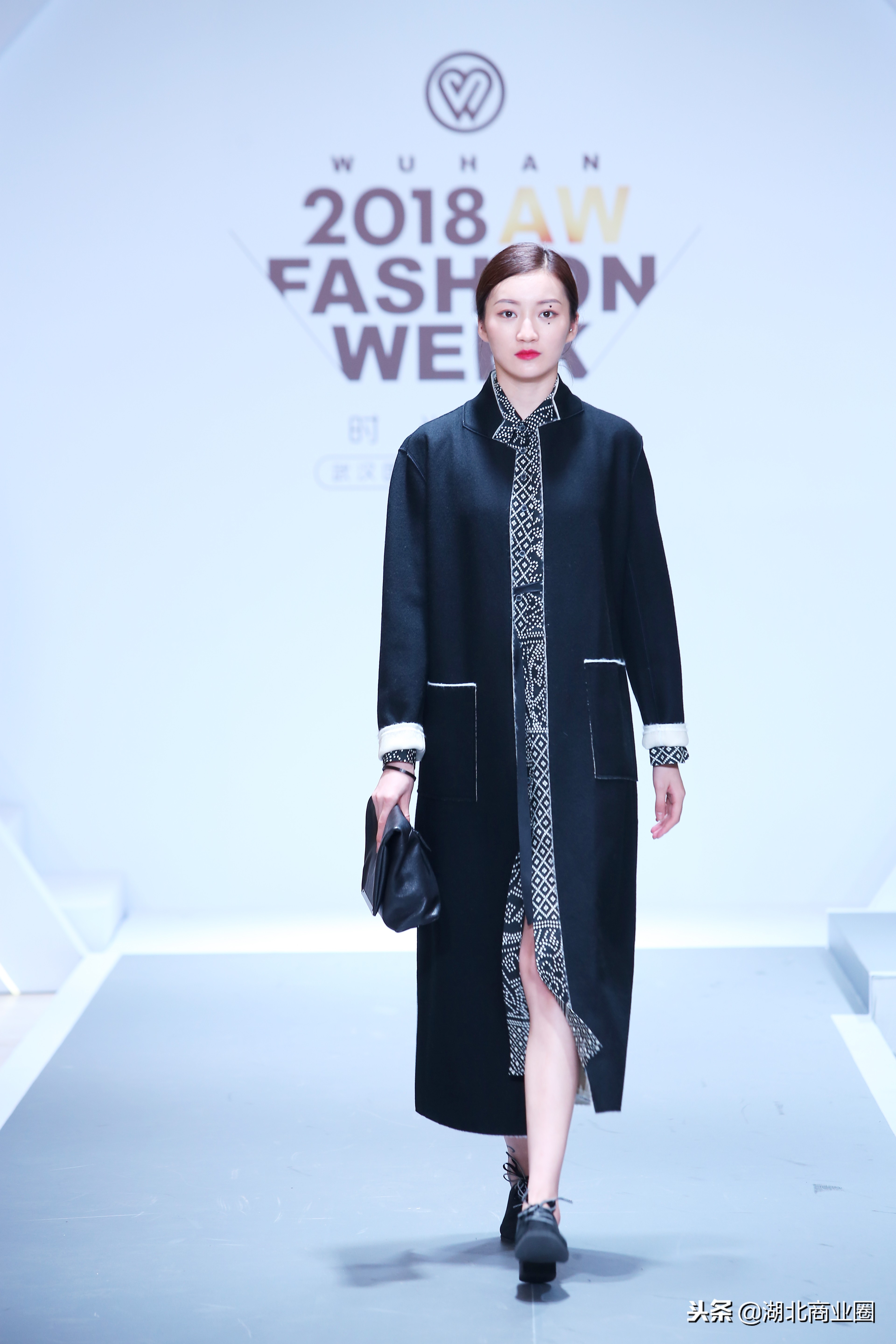 2015武汉国际时装周完美收官,武汉时装周闭幕传统服饰