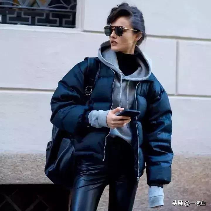 高领卫衣穿搭,高领潮服卫衣