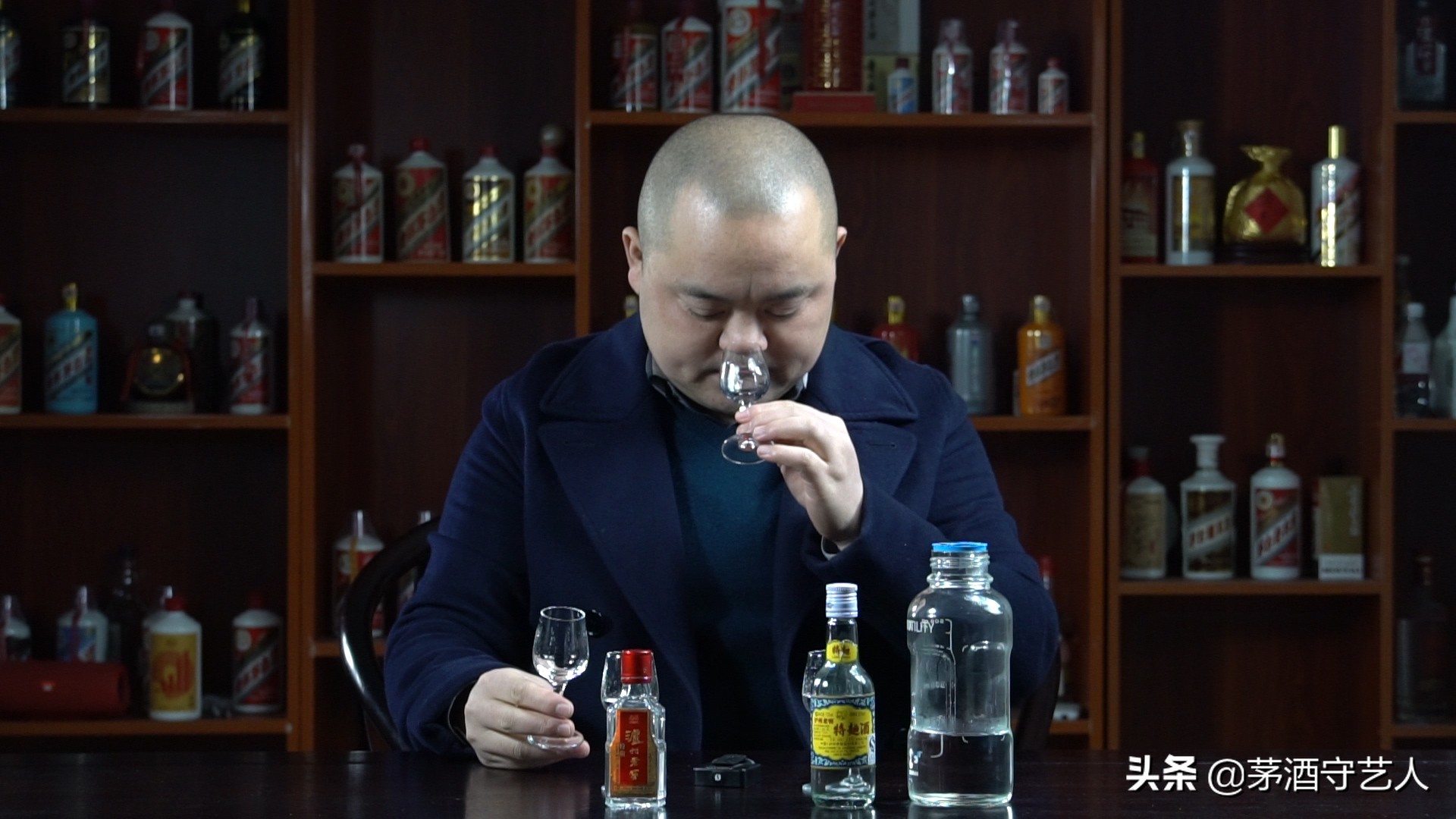 茅酒守艺人品酒,茅酒守艺人的酒测评坛子酒