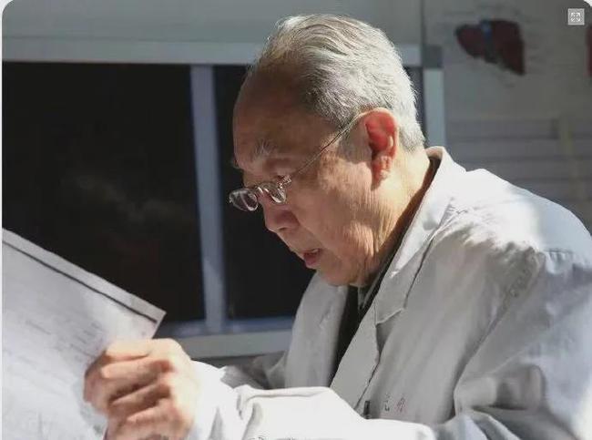 惜别!他的告别式上,钟南山、张伯礼送来花圈挽联