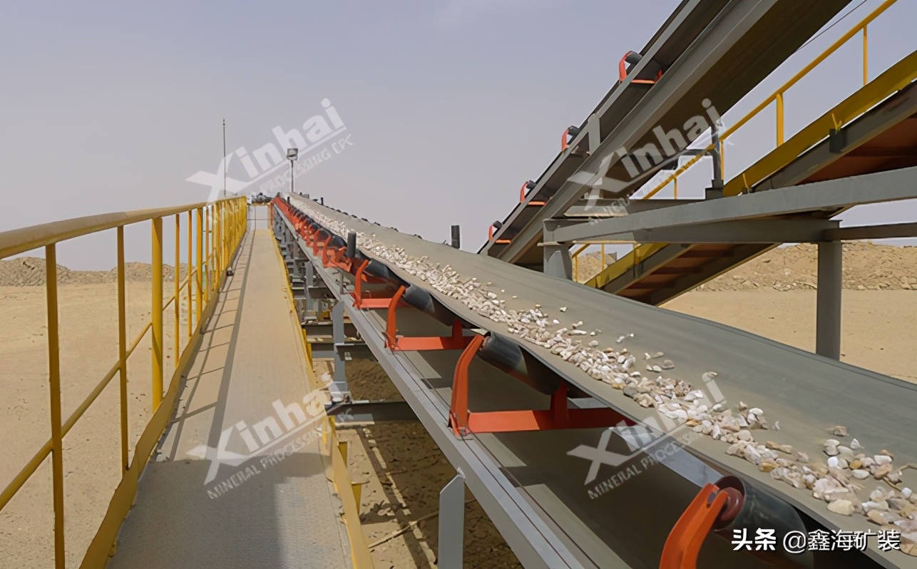 输送机输送带跑偏是怎么回事,3节输送带皮带怎么不跑偏