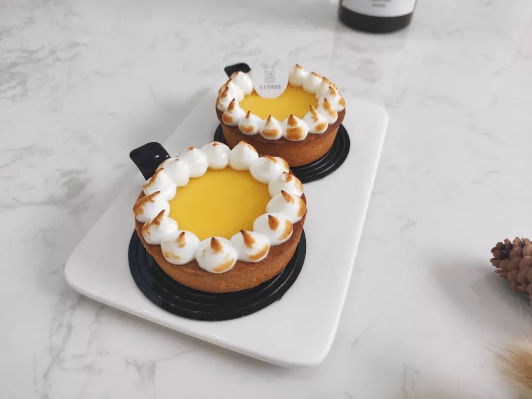 圆每个妹剂C的公主梦，这家店现在婚纱免费试，饮品+蛋糕请你食