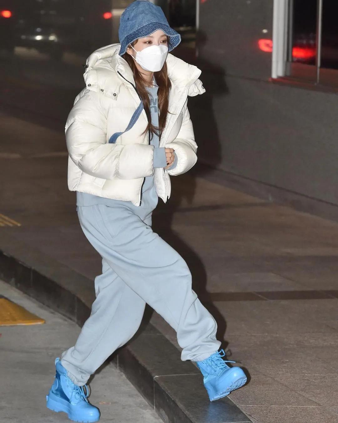 求jennie同款衣服,jennie无帽卫衣