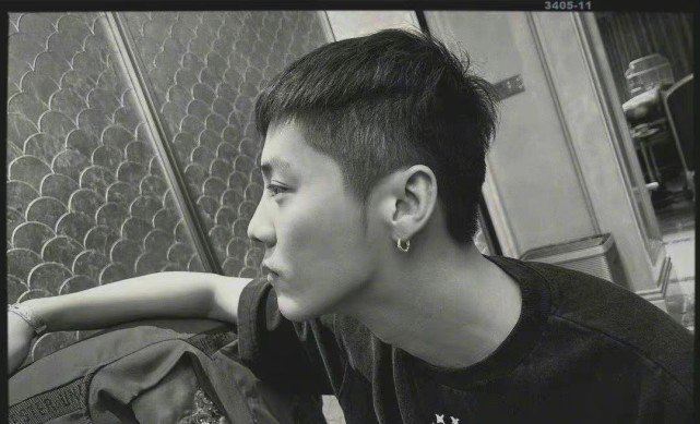 鹿晗最新发型叫什么,鹿晗runningman踢球