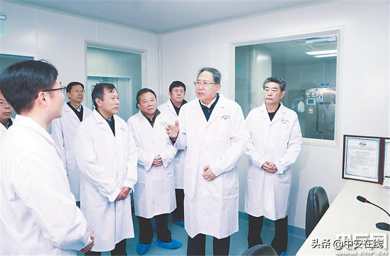 一条长长的生命线,一条生命线新疆