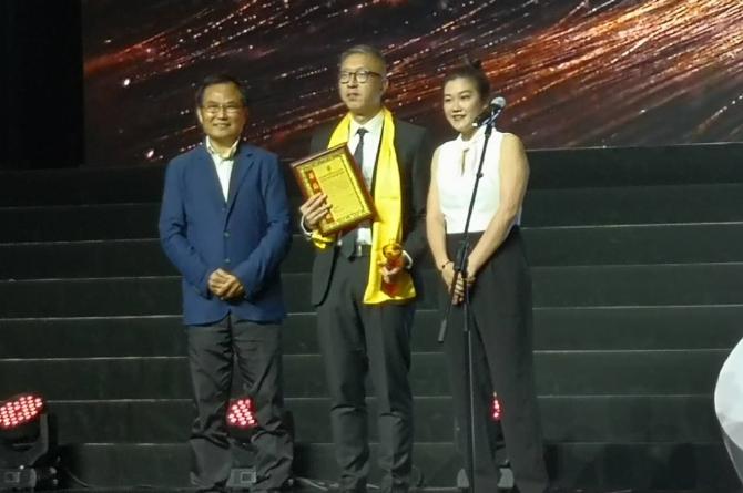 华鼎奖张艺兴完整版,张艺兴孤注一掷电影节金奖