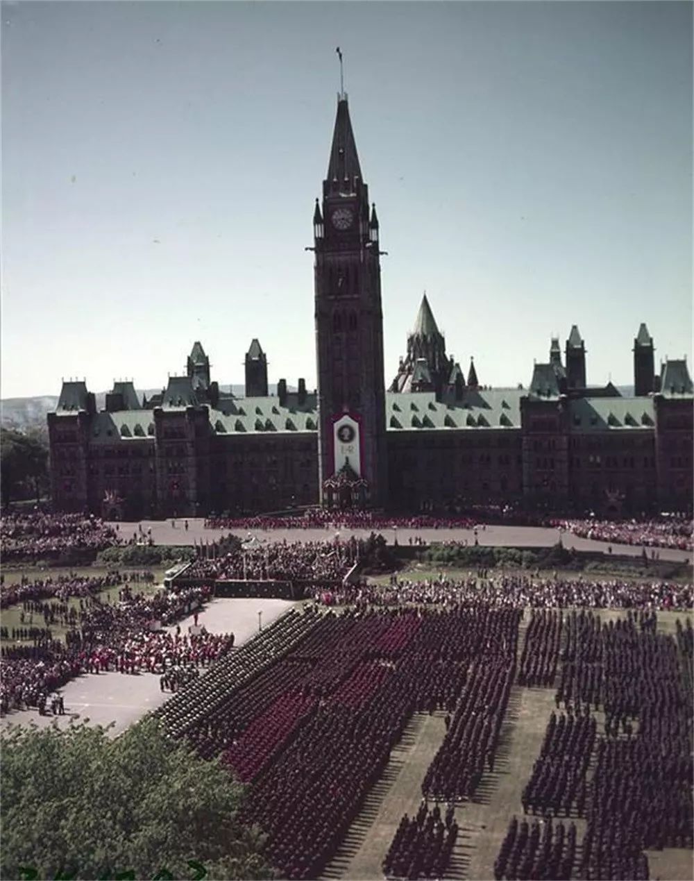 英国女王珠宝传奇,英国女王王冠上的宝石的传奇